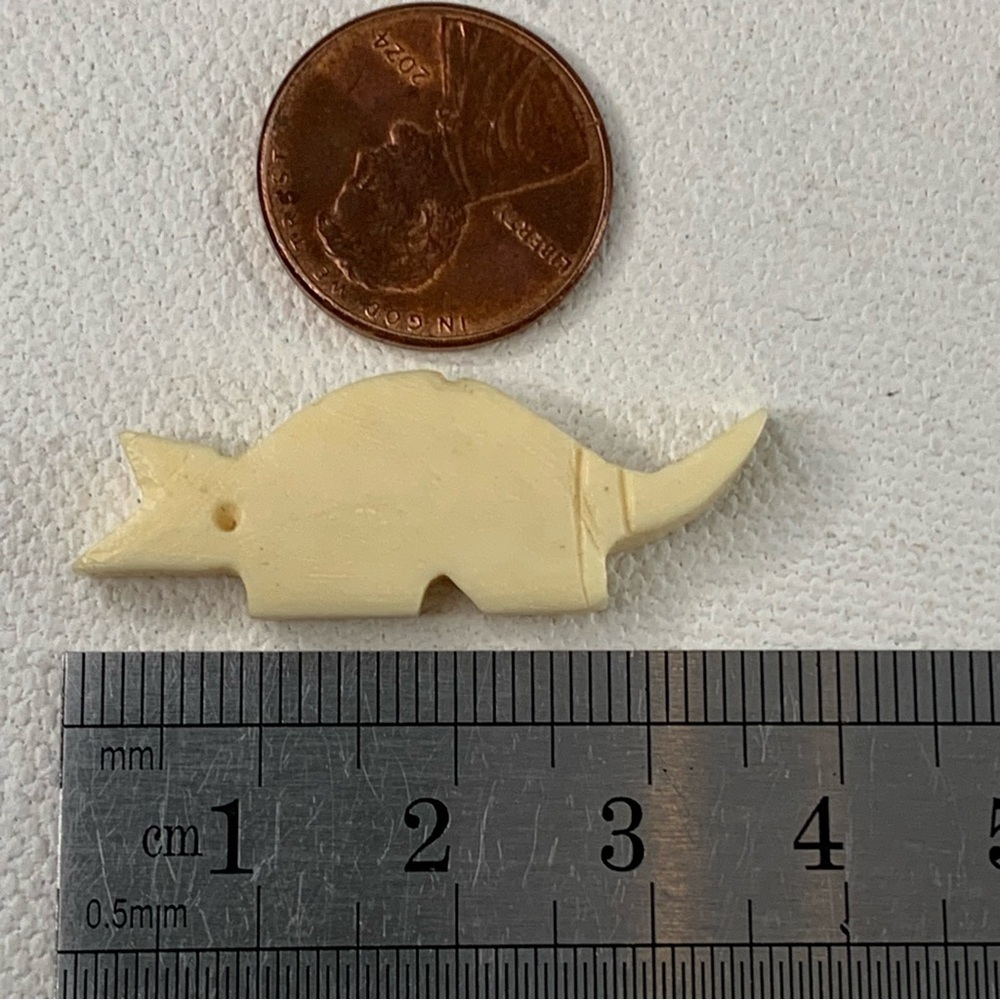 Armadillo Bone Bead Fetish Animal Carving Drilled Hand Carved Mammal 1.4" x .5" - Picture 10 of 13